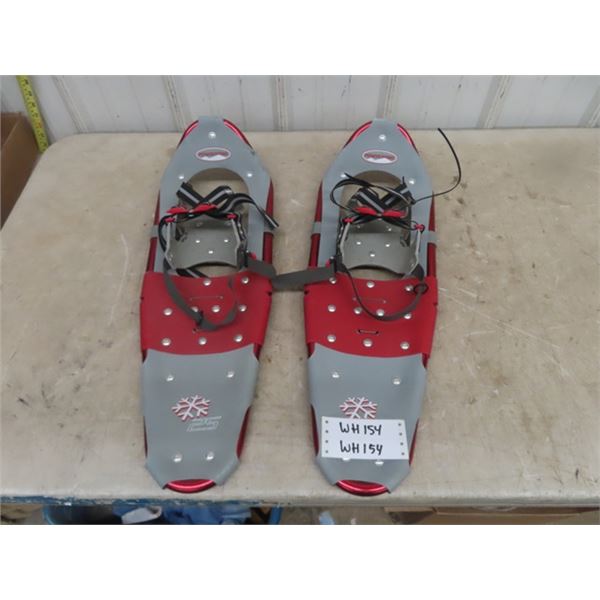 Pair of Men's Powder Ridge Snow Shoes - Model 25