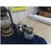 Image 4 : 3 Oil Lamps with Chimneys, 1 Barn Lantern, 2 Lamp Bases