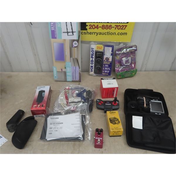 Fine Drive 400 Car GPS + Misc. Electronics: Distortion Pedal, Electric Shaver, Portable DVD plus mor