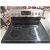 Image 3 : Kenmore Model 970-678530 Stainless Steel Glass Top 30" Stove with Convection Oven