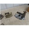 Image 4 : Vintage Irons: 3 Electric, 2 Sad Irons