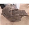 Image 4 : Recliner Chair - Nice Condition