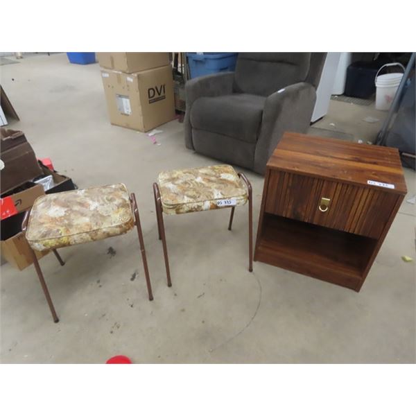 2 Stacking Stools + Night/ End Table 16"×20.5"×22.5"