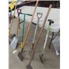 Image 4 : 8 Hand Yard Tools: Potato Fork, Hoe, Edger, Garden Claw, Rake, Aluminum Spade, Electric Weed Eater