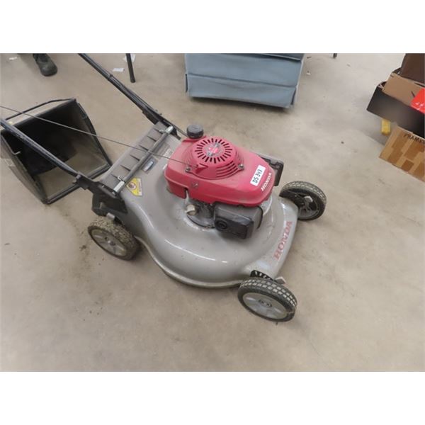 Honda HRR 2163 PDS Walk Behind Lawn Mower with Bagger 