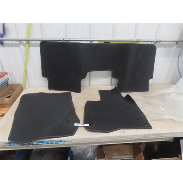 Honda CRV Floor Mats- 3 Total believes to be Rear Passenger