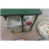 Image 7 : 4 Fruit Themed Plates + 4 Drawer Spice / Sewing Rack