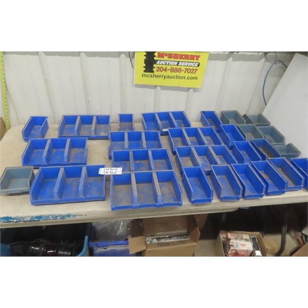 Quantity of plastic bolt buns - some 3 bin, some single bins