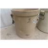 Image 2 : (2) 5 Gal Medalta Crocks