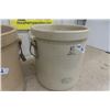 Image 3 : (2) 5 Gal Medalta Crocks