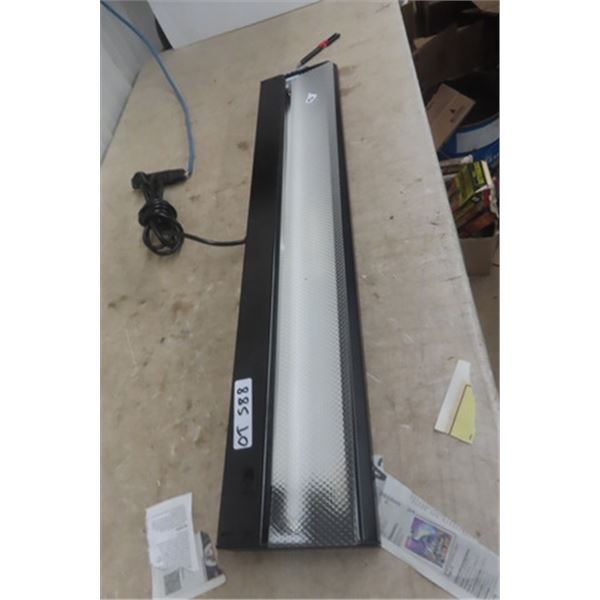 Florescent Light with Plug In 36"