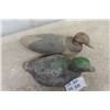 Image 4 : 2 Carved Wood Old Duck Decoys 