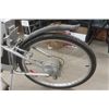 Image 7 : Schwinn iZip Pedal/ Battery Driven Combo Bike