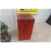 Image 2 : Coleman Model 200 Lantern + Coleman Model 335 Lantern - 1 Red Box for Lantern