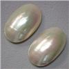 Image 1 : 27x17 MM PAIR OF OVAL MOTHER OF PEARL CABOCHONS