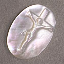 25x18 MM OVAL MOTHER OF PEAR SLAB WITH RELIGIOUS CROSS