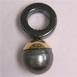 14K GOLD 10 MM BLACK TAHITIAN PEARL AND HEMATITE UNISEX PENDANT