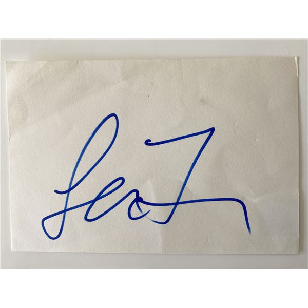 Leah Thompson Signature Cut