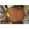 Image 2 : Pedestal End Table 20in Across x 25in. H