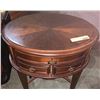 Image 2 : Oval Mahogany Inlaid End Table 22in. W 27in. H