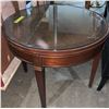 Image 2 : Round End Table 26in. Round 22in. H