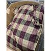 Image 2 : Pallet of Misc Set Dec - Curtains, Fabric, Floral, Etcâ€¦