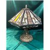 Image 1 : Leaded Glass tiffany Style Table Lamp