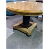 Image 2 : Inlaid Maple Heavy Pedestal Dining Table 48in. Round