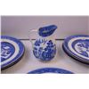 Image 6 : (9) Blue Willow Dessert Plates + Blue Willow Creamer