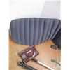 Image 3 : *Shark vacuum, cane, seat cushion