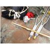 Image 4 : *Hockey equipment, crutch, misc