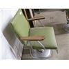 Image 4 : *Barber chair - green, brown arms