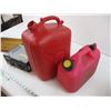 Image 2 : *(2) gas cans, radio