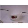 Image 5 : (4) Iridescent Tea and Dainty Sets + (3) Milk Glass Tea Cups