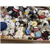 Image 2 : Tin of vintage buttons