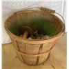 Image 1 : Bushel Basket With Spools