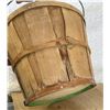 Image 4 : Bushel Basket With Spools