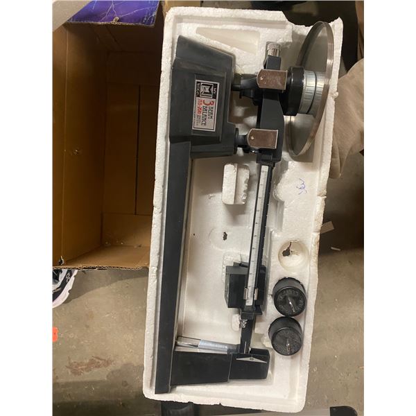 Triple beam balance scale