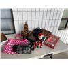 Image 1 : Handbags, decor