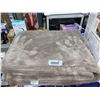 Image 1 : Life Comfort 100% Polyester Plush Blanket