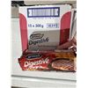 Image 1 : McVities Chocolate Dipped Digestive Biscuits 12X300g