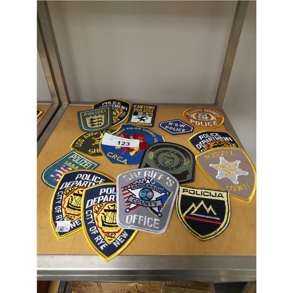 COLLECTION VINTAGE POLICE PATCHES