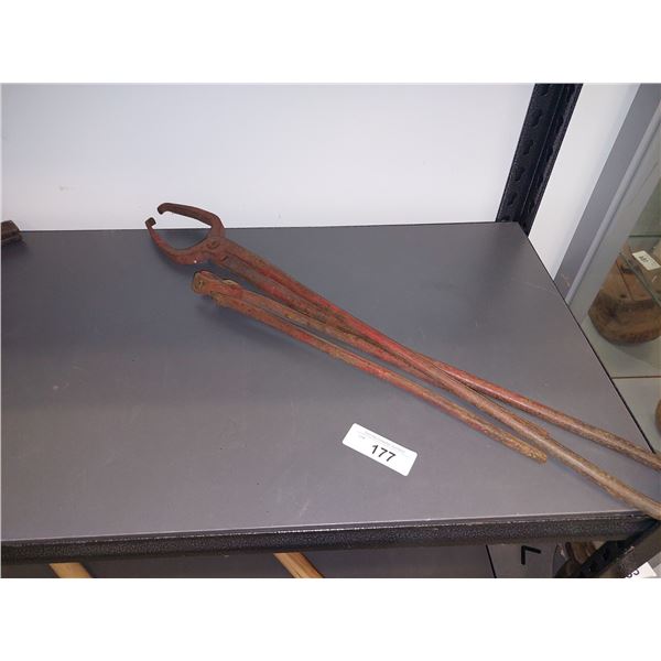 ANTIQUE BLACKSMITHING TOOLS