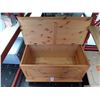 Image 8 : Pine Storage Chest Cat A