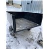 Image 5 : Blue Hawk 2-wheeled utility trailer - 31" x 40"