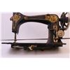 Image 2 : Antique Sewing Machine