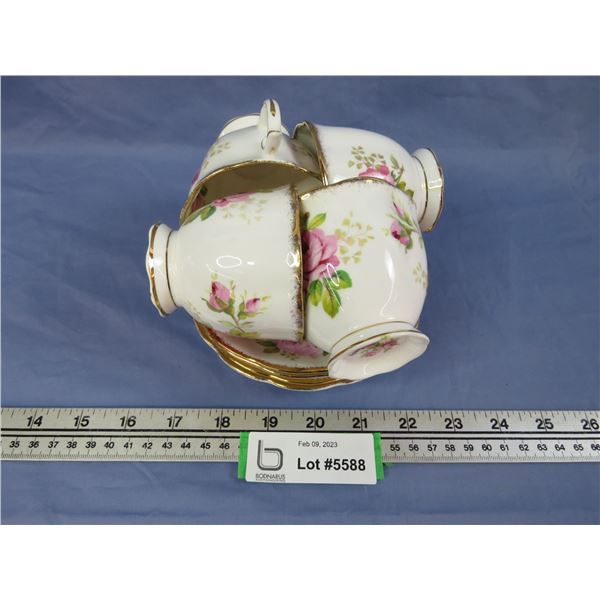(4) Royal Albert Tea Cups