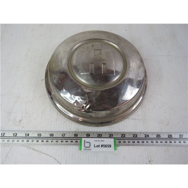 International Harvester Hubcap
