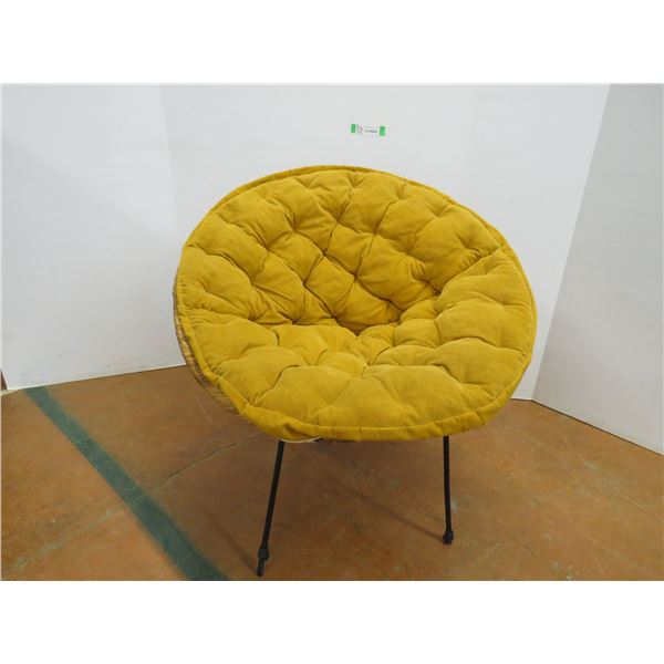 *Wicker Chair w/Metal Legs & Cushion