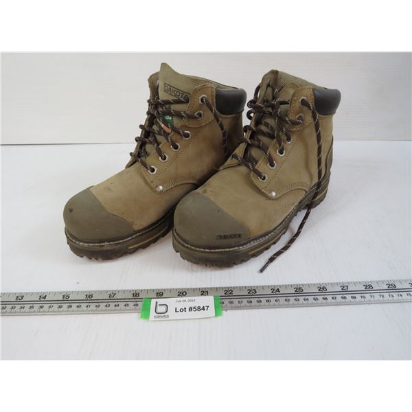 Dakota Steel Toed Boots CSA Approved (size 8.5)